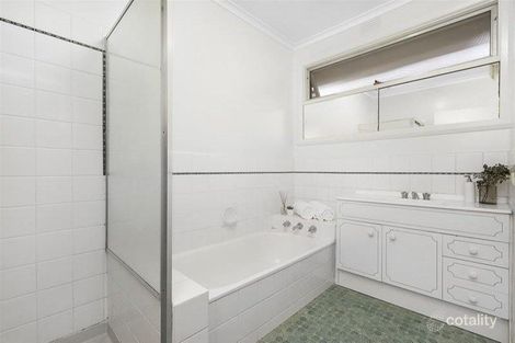 Property photo of 2/35 Carramar Avenue Camberwell VIC 3124