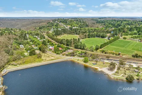 Property photo of 14 Sinclair Crescent Wentworth Falls NSW 2782