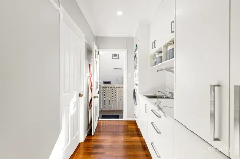 Property photo of 33 Knights Terrace Margate QLD 4019