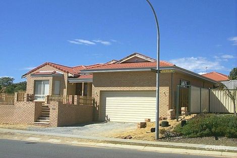 18 Rutherglen Cir, Kinross, WA 6028