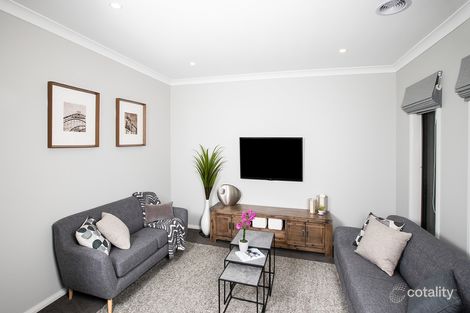 Property photo of 5 Davallia Crescent Drouin VIC 3818