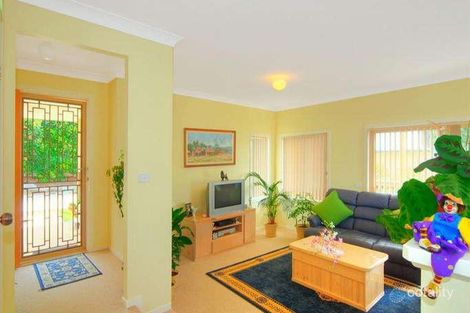 Property photo of 1/8 Lawson Place Sunshine Bay NSW 2536
