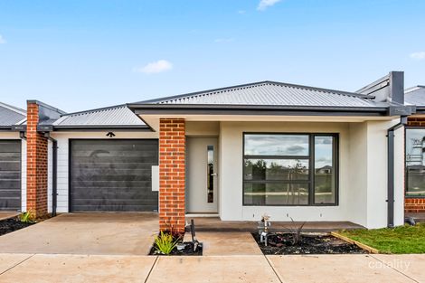 103 Bingham Cct, Thornhill Park, VIC 3335
