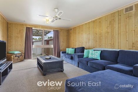 Property photo of 16 Clangula Court Endeavour Hills VIC 3802