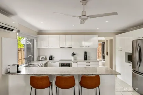 Property photo of 10 Grevillea Place Bridgeman Downs QLD 4035