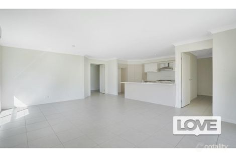 Property photo of 7 Sophie Close Cameron Park NSW 2285