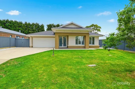 15 CASUARINA DR, ROMSEY, VIC 3434