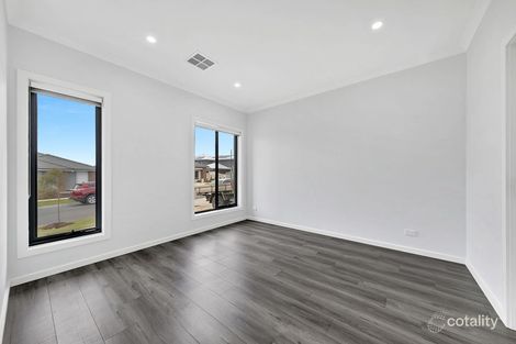 Property photo of 4 Alfred Road Mickleham VIC 3064