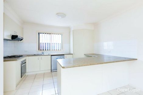 Property photo of 28 Scarlet Crescent Pakenham VIC 3810