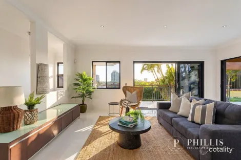 Property photo of 4/62 Imperial Parade Labrador QLD 4215