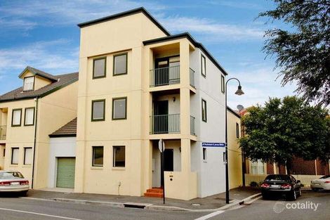 2-4 Holsten Lane N, Kensington, VIC 3031