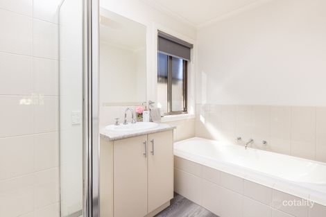 Property photo of 15 Burdekin Court Red Cliffs VIC 3496