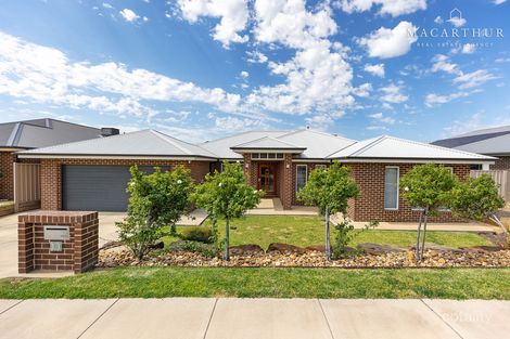 Property photo of 11 Whitten Avenue Boorooma NSW 2650