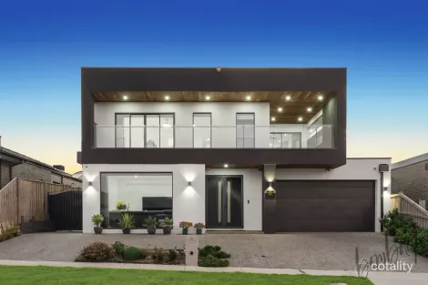 Property photo of 14 Denbigh Loop Mickleham VIC 3064