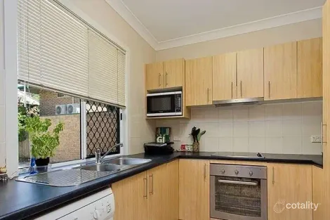 Property photo of 2/57 Hilltop Avenue Chermside QLD 4032