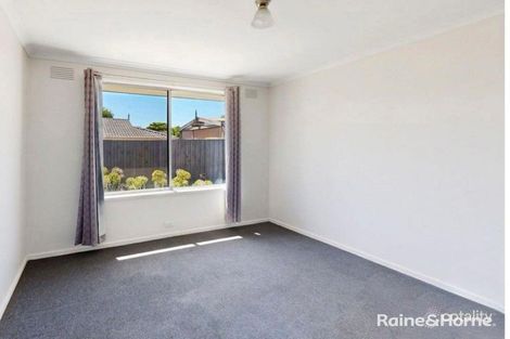 Property photo of 2 Sidney Street Cranbourne VIC 3977