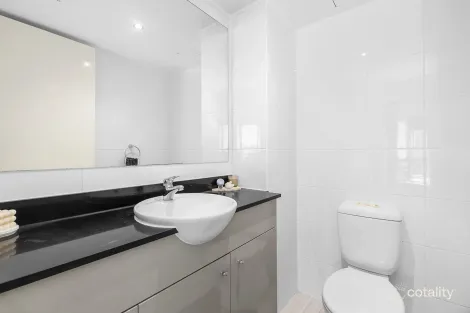 Property photo of 915/3 Como Crescent Southport QLD 4215