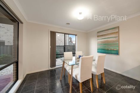 Property photo of 7 Lucerne Circuit Pakenham VIC 3810