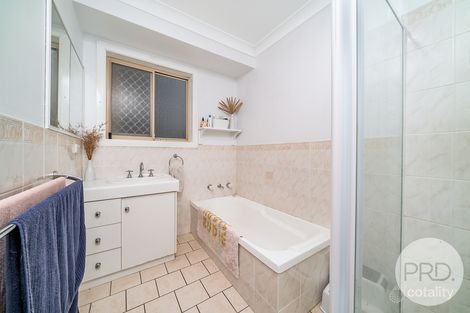 Property photo of 16 Paldi Crescent Glenfield Park NSW 2650