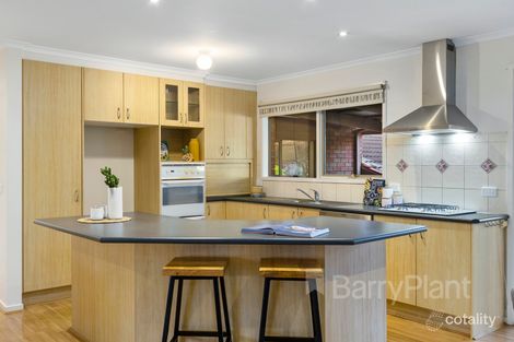 Property photo of 25 Appleberry Close Knoxfield VIC 3180