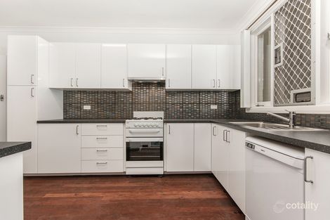 Property photo of 32 Dawson Way Parmelia WA 6167