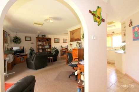 Property photo of 3 Bowyer Drive Emerald QLD 4720