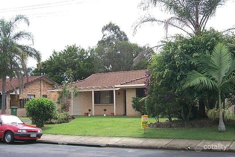 11 Petra St, Southport, QLD 4215