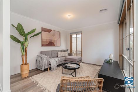 Property photo of 9 Wattle Close Meadow Heights VIC 3048
