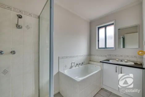 Property photo of 48 Insignia Crescent Berwick VIC 3806