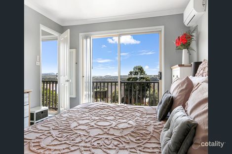 Property photo of 27 Michael Crescent Kiama Downs NSW 2533