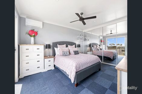 Property photo of 27 Michael Crescent Kiama Downs NSW 2533