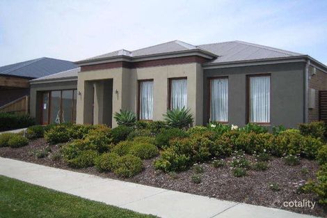 Property photo of 13 Golden Grove Drive Narre Warren South VIC 3805