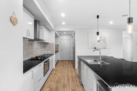 Property photo of 1 Abundant Street Werribee VIC 3030