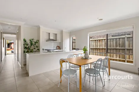Property photo of 38 Solitude Crescent Point Cook VIC 3030