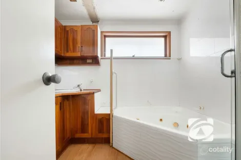 Property photo of 9 Norham Court Berwick VIC 3806