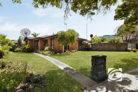 Property photo of 9 Norham Court Berwick VIC 3806
