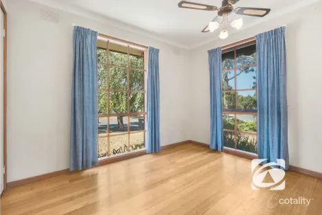 Property photo of 9 Norham Court Berwick VIC 3806