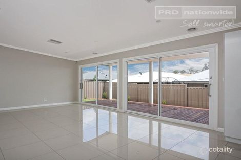 Property photo of 4 Park Place Lloyd NSW 2650