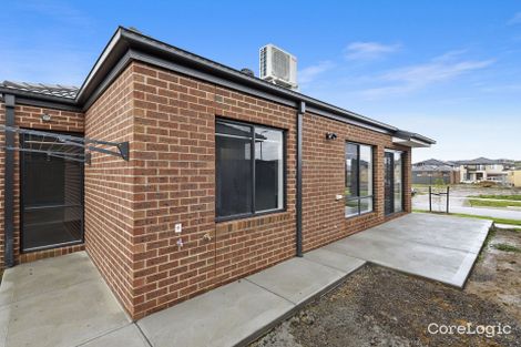 Property photo of 26 Caravan Parade Berwick VIC 3806