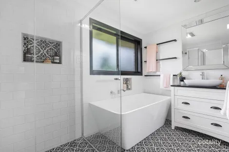 Property photo of 7 Emmett Street Wynnum West QLD 4178