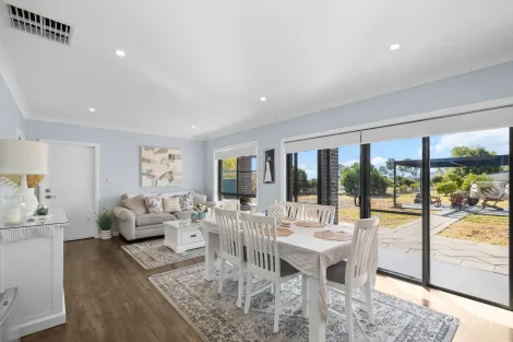 Property photo of 4 Sequoia Drive Moore Creek NSW 2340