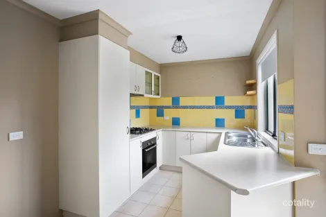 Property photo of 33 Kingfisher Drive Seabrook VIC 3028