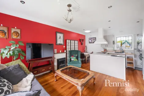 Property photo of 3/16 Vanberg Road Essendon VIC 3040