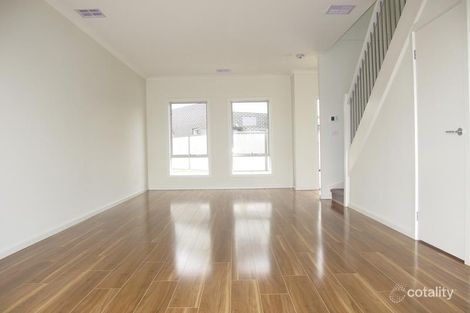 Property photo of 8 Kangaroo Paw Court Taylors Lakes VIC 3038