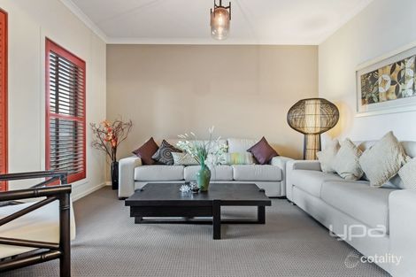 Property photo of 21 Clopton Rise Craigieburn VIC 3064