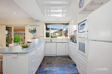 Property photo of 4 Witney Way Bundoora VIC 3083