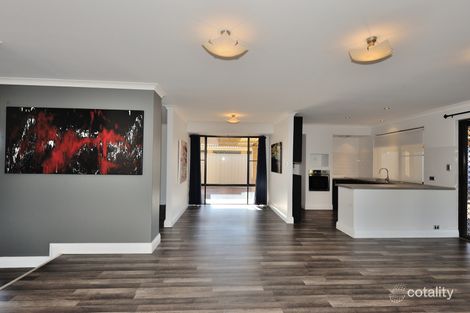 Property photo of 8 Fitzroy Close Cooloongup WA 6168