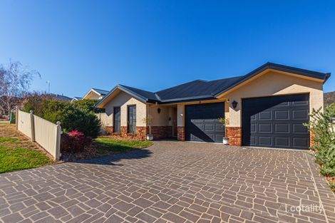 Property photo of 66 Stonehaven Circuit Queanbeyan East NSW 2620