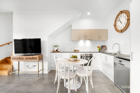 Property photo of 2/104 Pembroke Street Carina QLD 4152