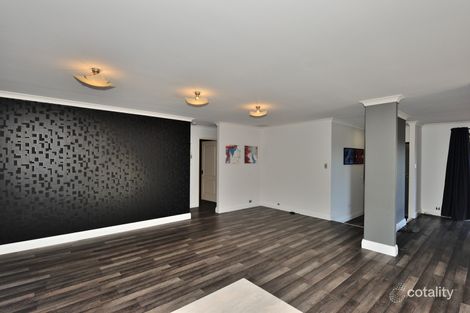Property photo of 8 Fitzroy Close Cooloongup WA 6168